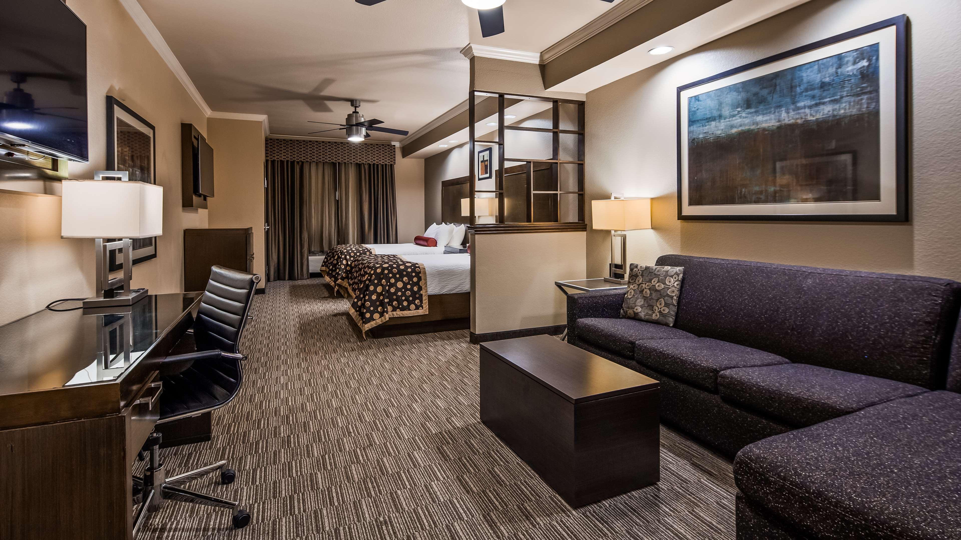 Best Western Premier Crown Chase Inn & Suites Denton Exteriér fotografie